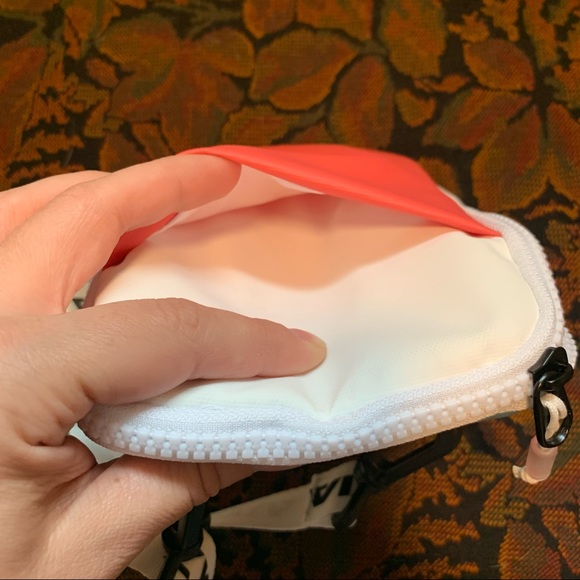 Zyia | Crossbody Colour-block Bag - Picture 6 of 12